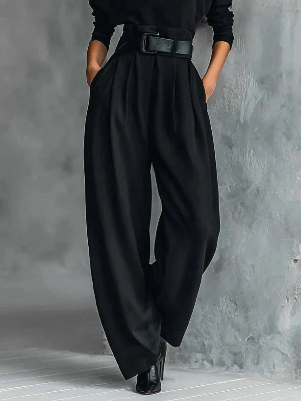 Conjunto de dos piezas negro con cinturón